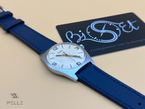 Zaria Vintage — Manual Caliber 2609, 17 Jewels | Deep Blue Pelle Strap